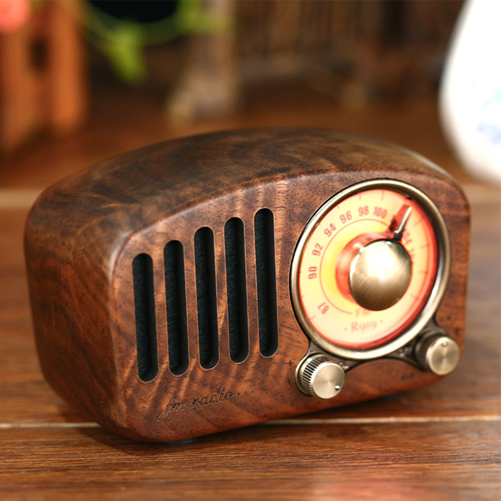 Vintage Walnut Wood Bluetooth Speaker Radio – Retro Design, Modern Sound